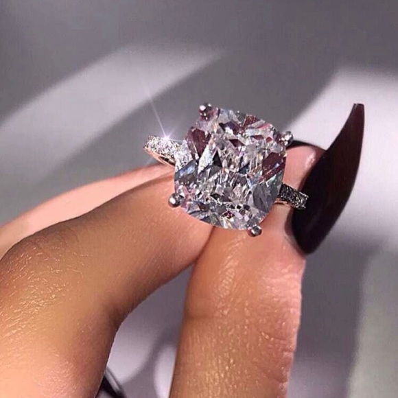 👑WOMEN’S LUXURIOUS SQUARE DIAMOND RING! - Picture 4 of 4